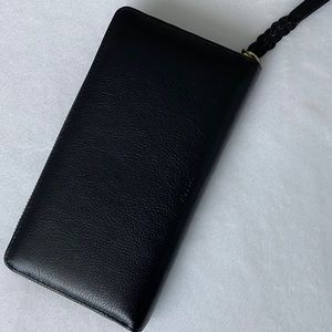 Women’s Fossil wallet!!